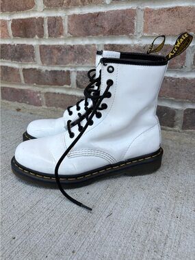 Dr. Martens 1460 W White Patent Leather 8-Eye Combat Boots Womens Size 8